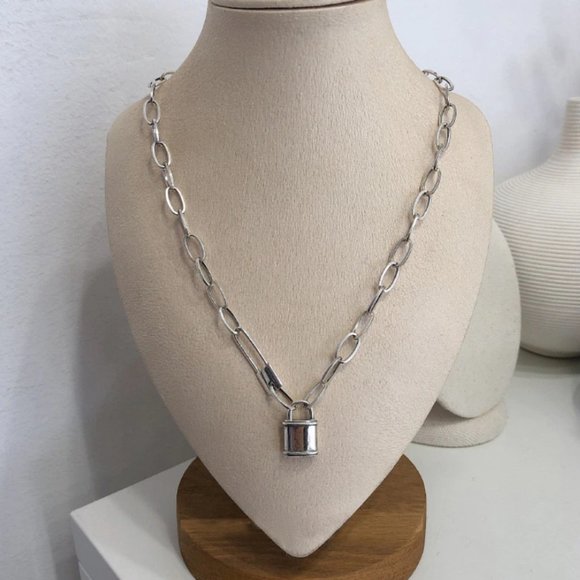 NEW Silver Vintage Lock Pendant Necklaces - Picture 2 of 4